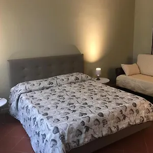 https://villa-domus-salento-suites-rooms.lecce-hotels.com
