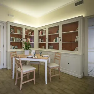 https://suite-della-villa.lecce-hotels.com