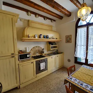 https://alloggi-alla-rivetta.hotelslidodijesolo.com