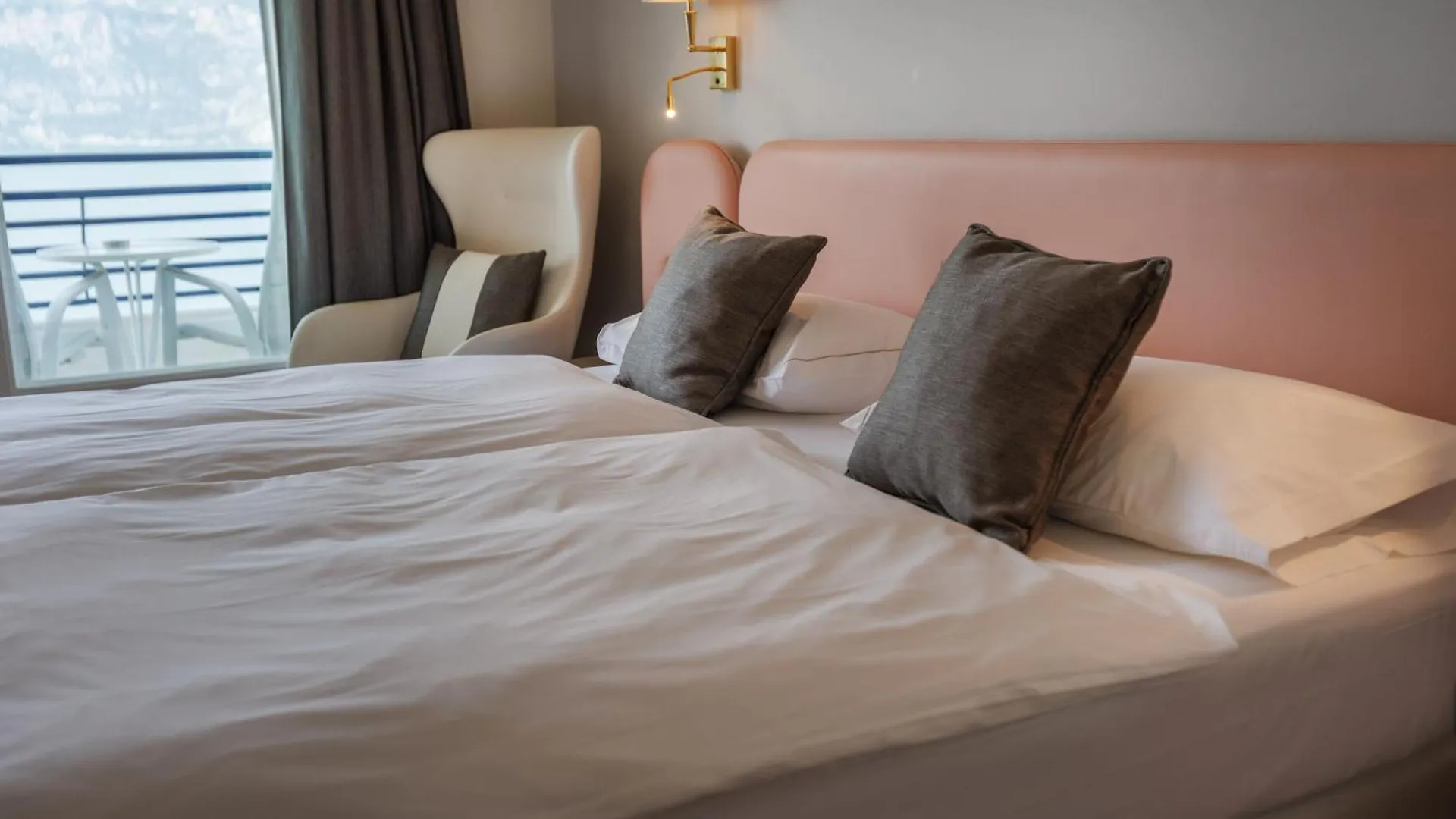Hotel Capri Мальчезине Италия