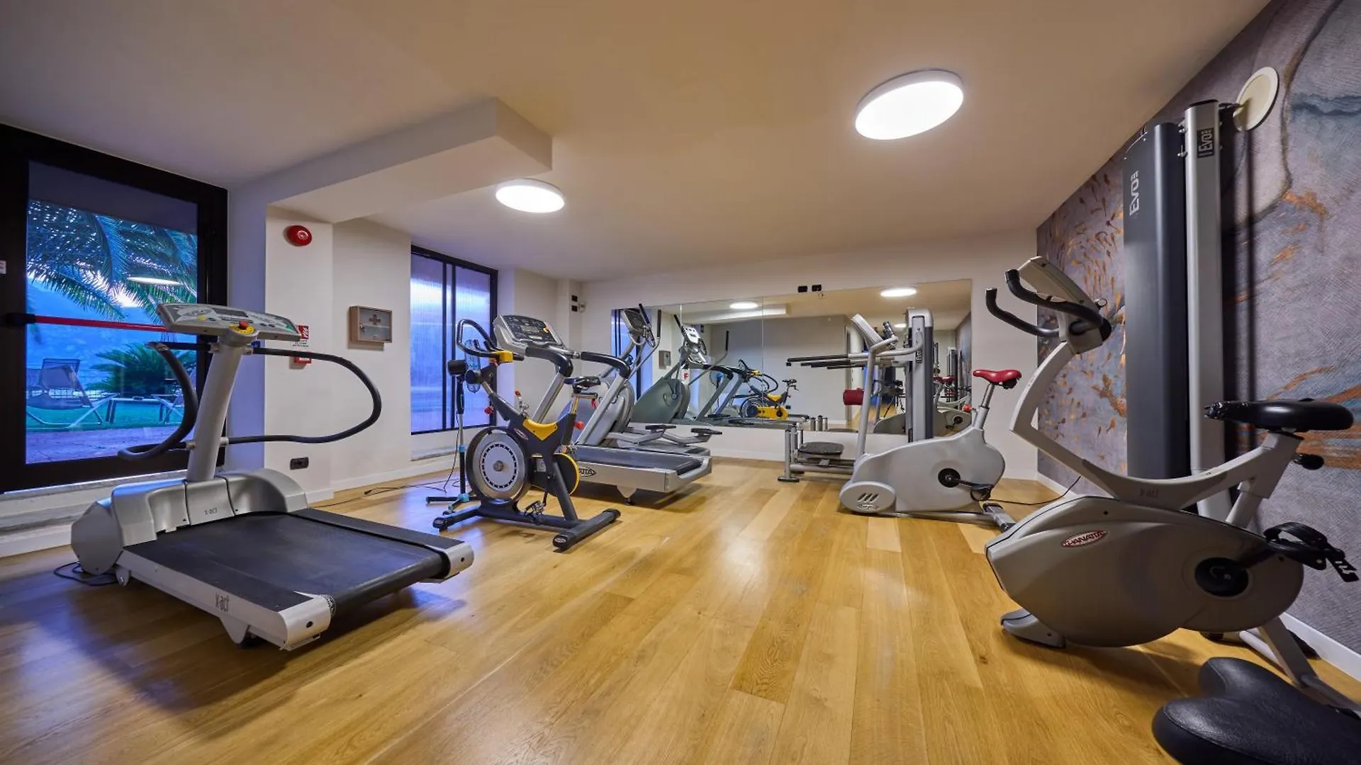 ***  Hotel Capri Мальчезине Италия