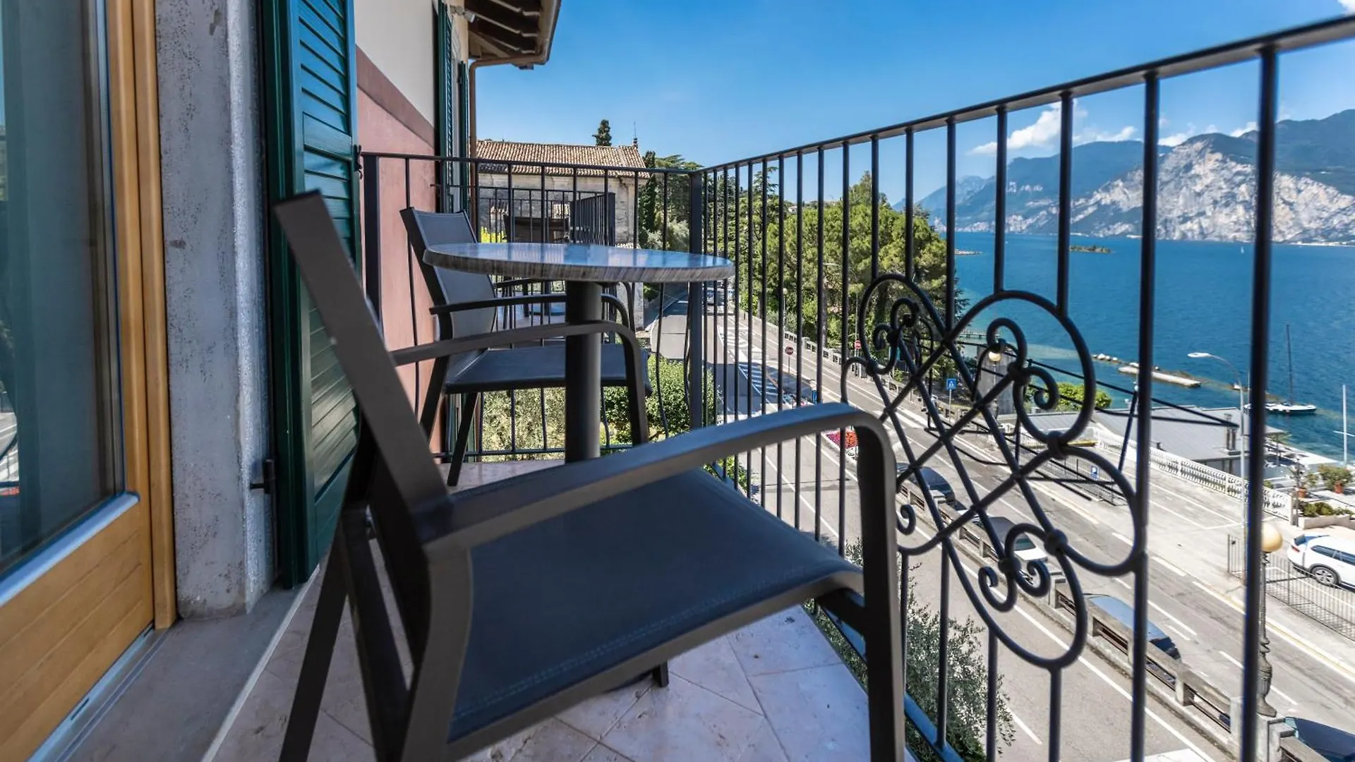 Hotel Capri Мальчезине