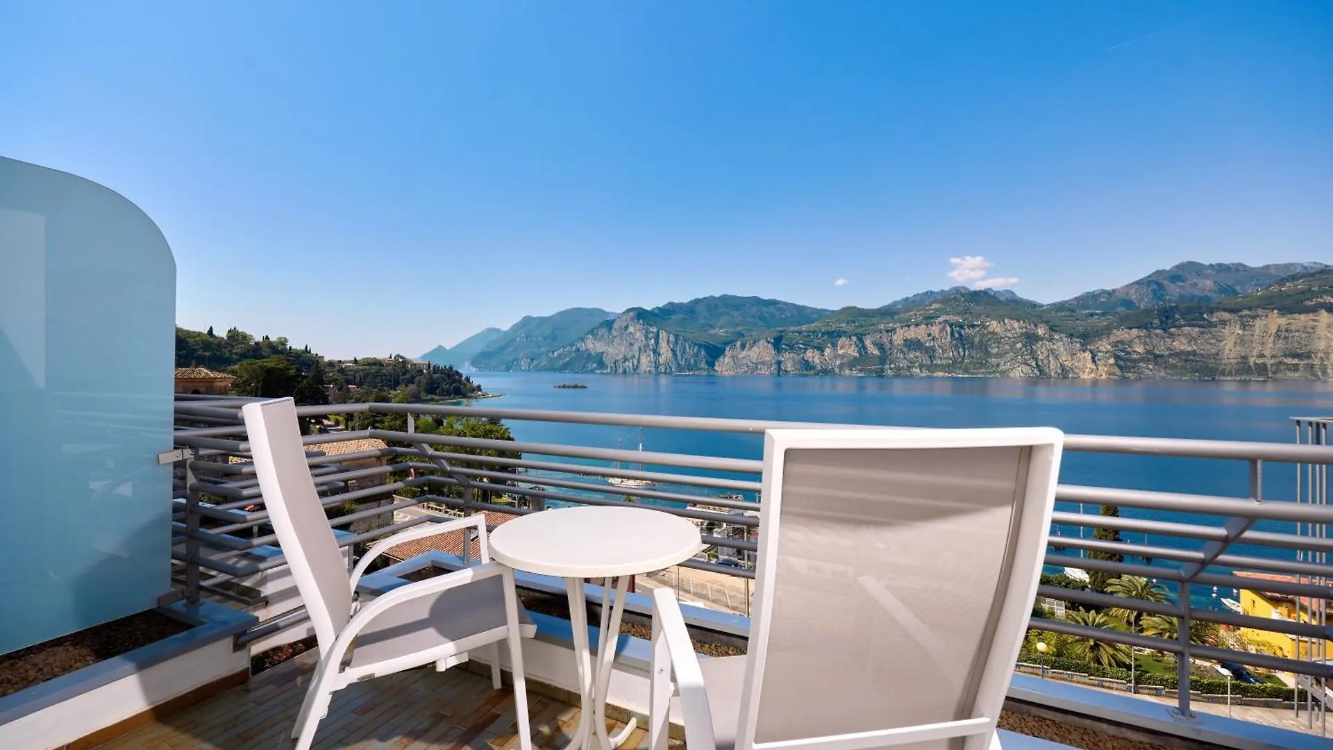 Hotel Capri Мальчезине