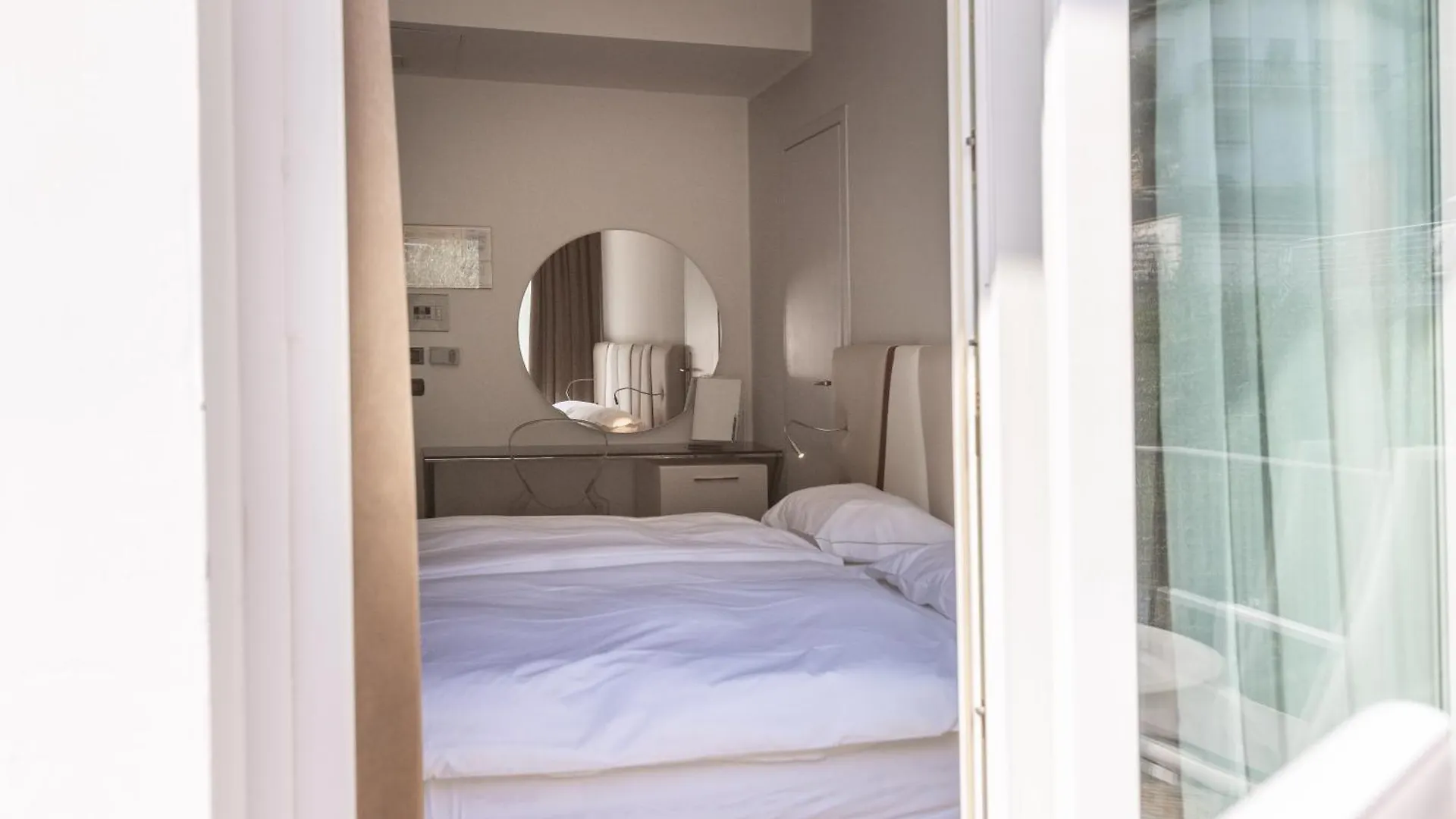 Hotel Capri Мальчезине