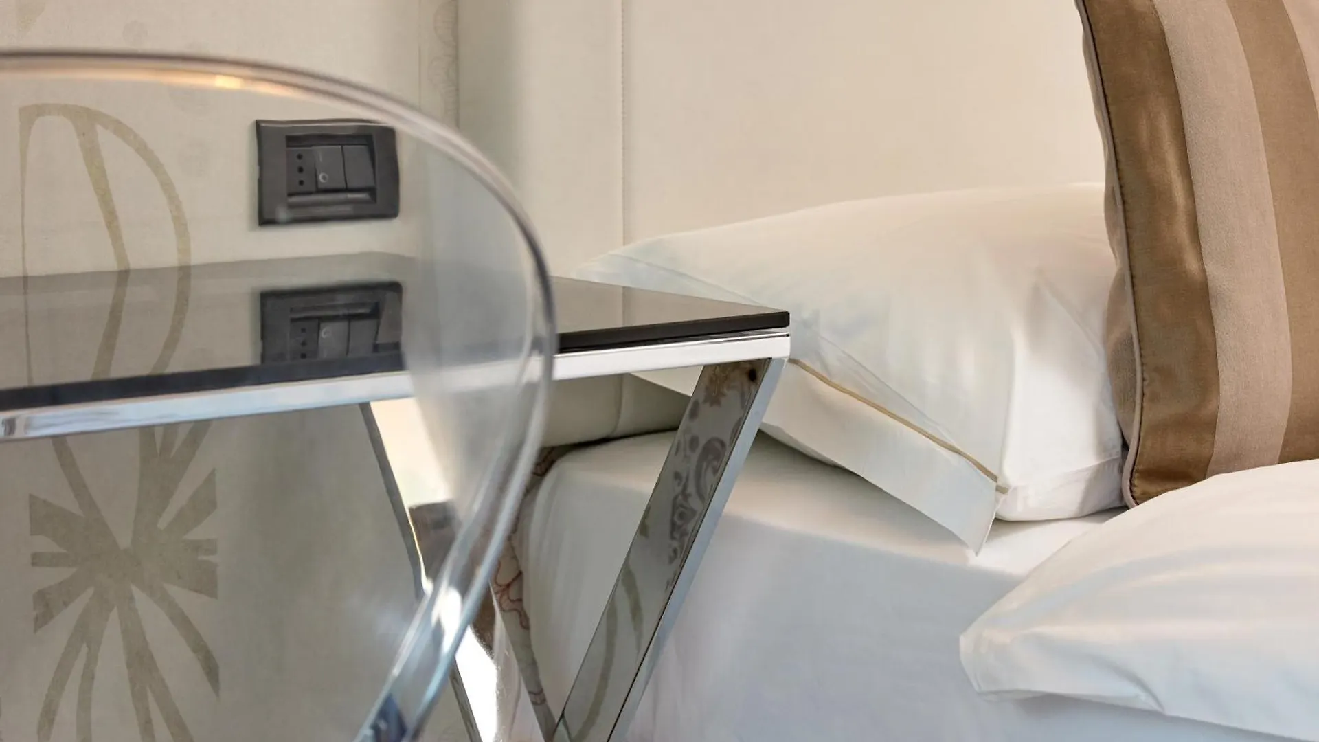 ***  Hotel Capri Мальчезине Италия
