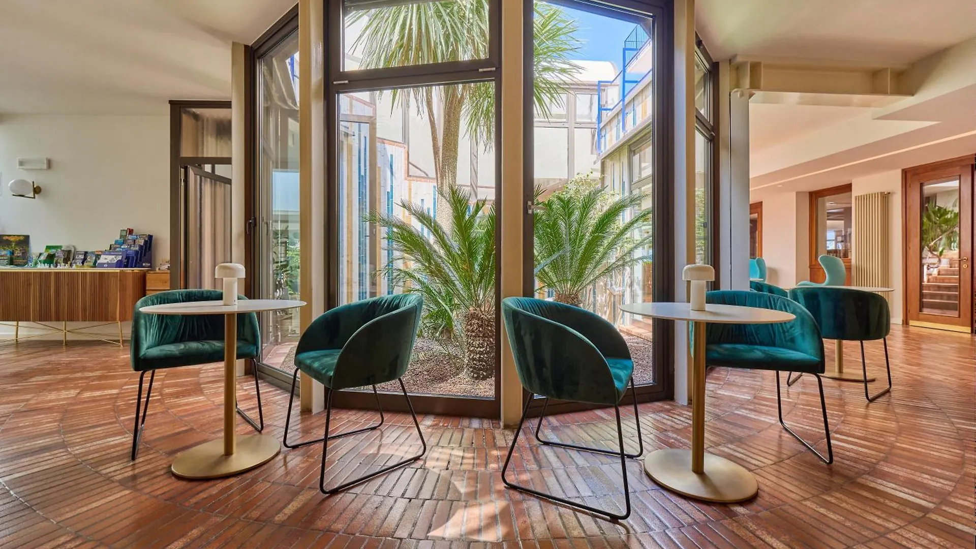Hotel Capri Мальчезине