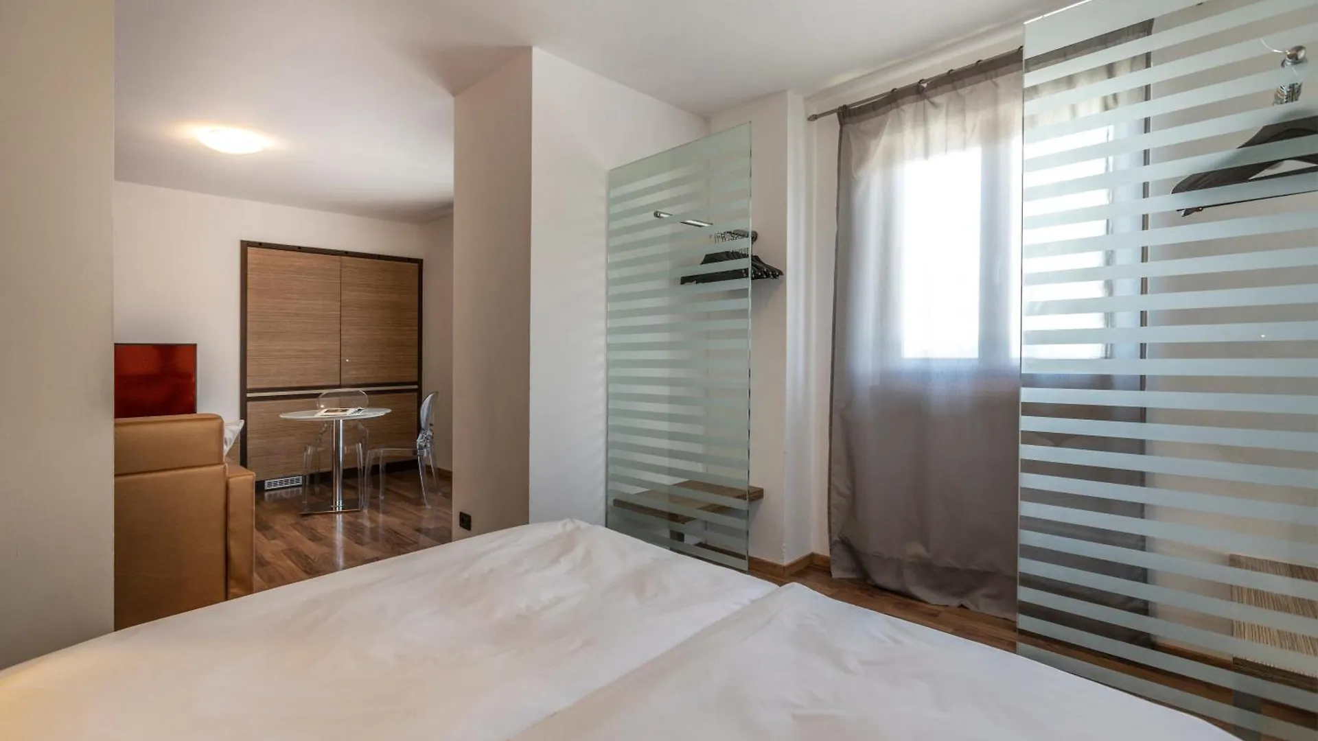 Hotel Capri Мальчезине